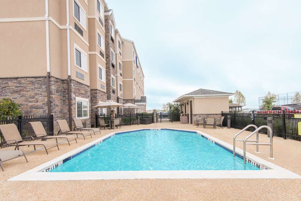 Microtel Inn And Suites By Wyndham Opelika Konforlar fotoğraf
