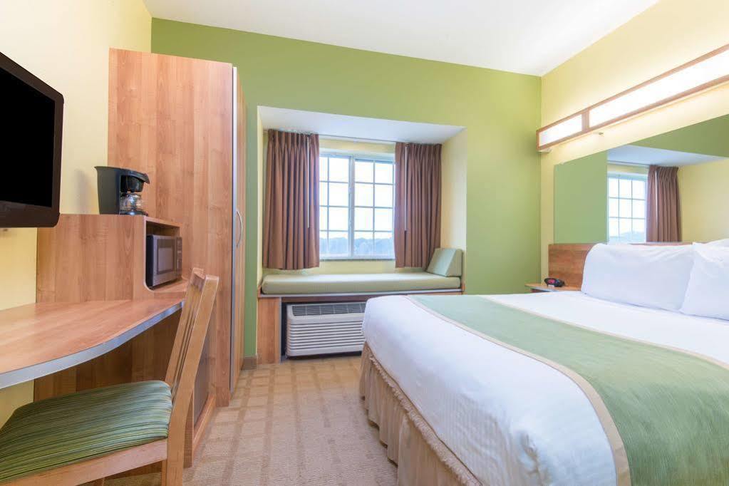 Microtel Inn And Suites By Wyndham Opelika Dış mekan fotoğraf
